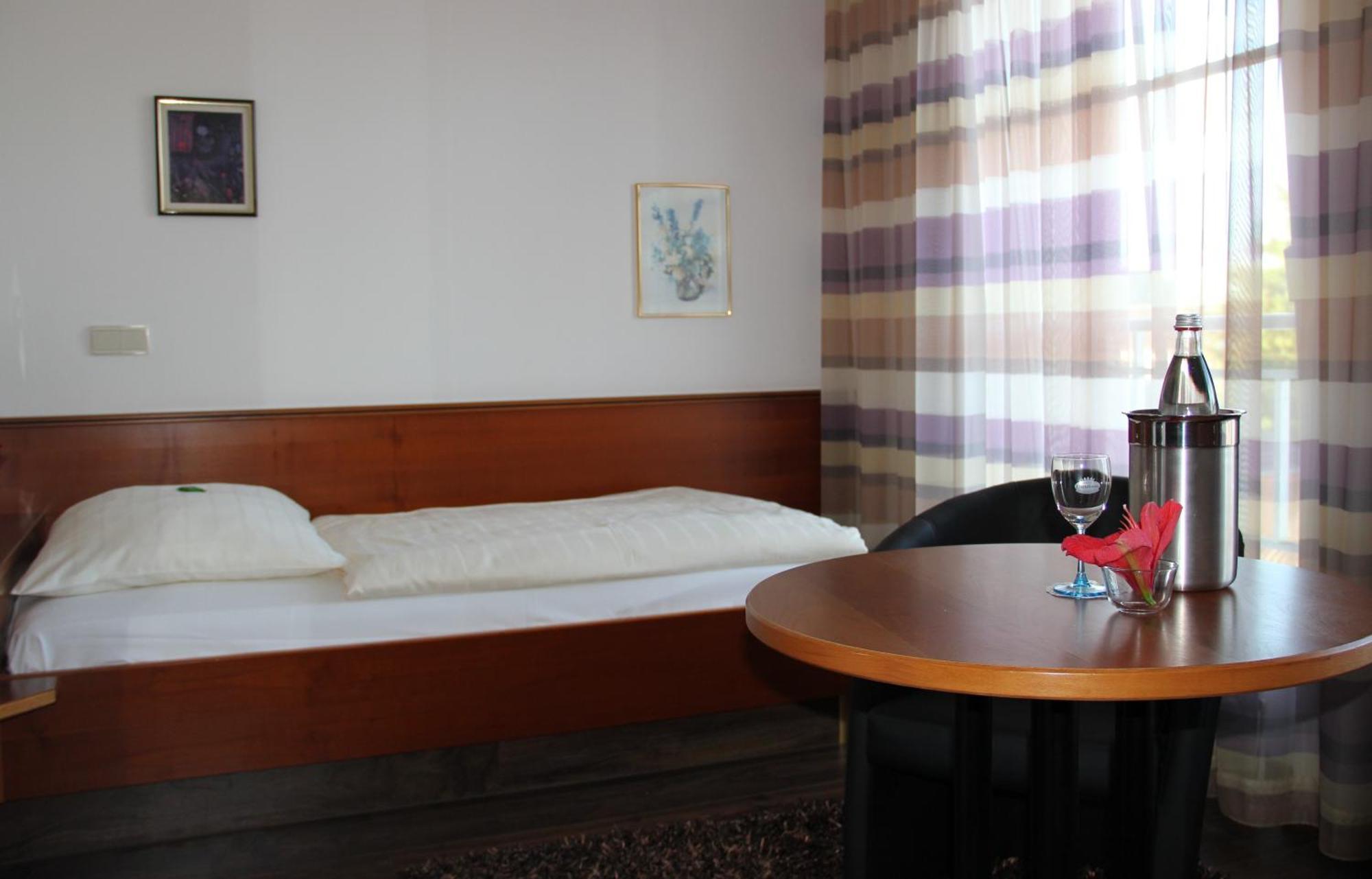 Classic Hotel Kaarst Zewnętrze zdjęcie